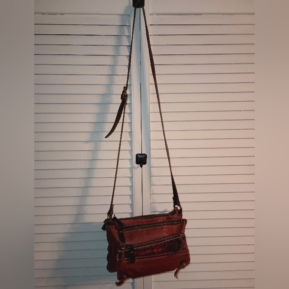 Marco Buggiani Genuine Leather Five Compartment Crossbody Purse